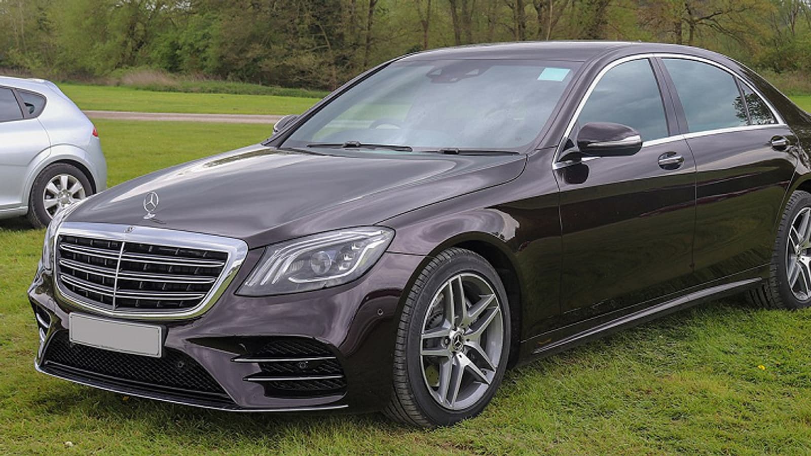 Mercedes-Benz отзывает более миллиона автомобилей из-за неисправности программного обеспечения