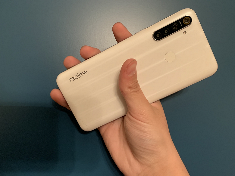 Российская победа Realme. За год продажи взлетели на 1179%