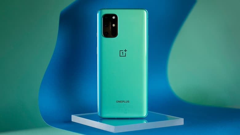 Экран OnePlus 8T оказался даже лучше, чем у iPhone 12 Pro Max