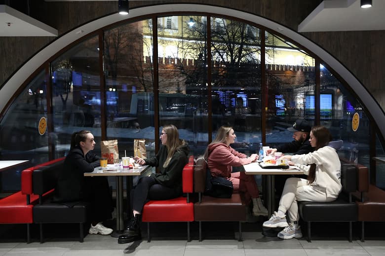 Скандал с конфиденциальностью не помеха: WhatsАpp лидирует среди мессенджеров в России с огромным отрывом Скандал с конфиденциальностью не помеха: WhatsАpp лидирует среди мессенджеров в России с огромным отрывом