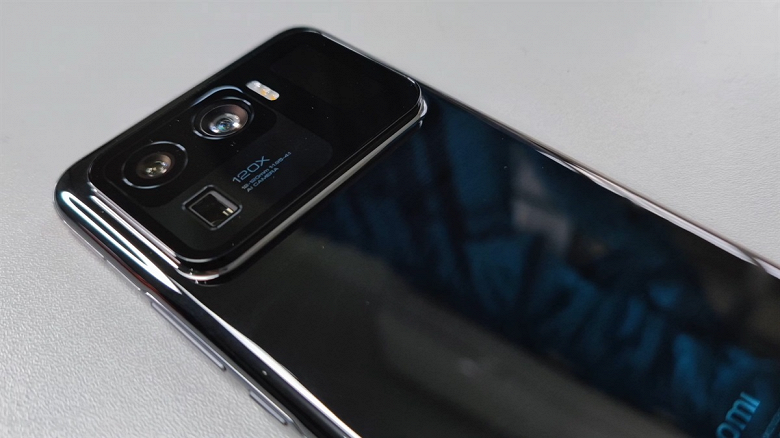 Грандиозная утечка: Xiaomi Mi 11 Ultra во всей красе с огромной камерой 120x и миниатюрным вторым экраном