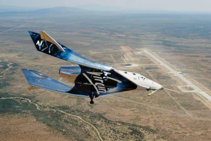 Virgin Galactic переносит начало туристических полетов в космос на будущий год