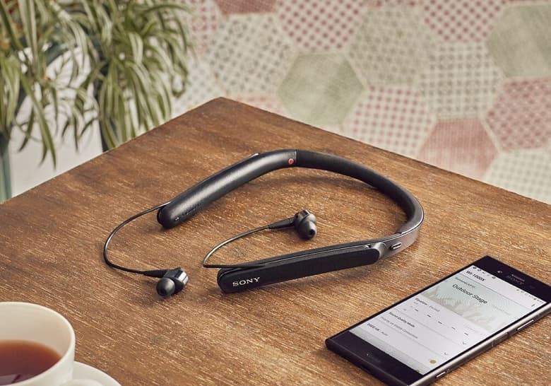 Дорогие наушники Sony взорвались при зарядке Дорогие наушники Sony взорвались при зарядке