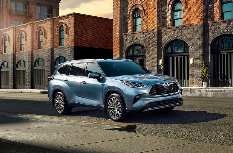 Новый подключённый кроссовер Toyota Highlander уже можно заказать в России — встроенные сервисы телематики во всех комплектациях