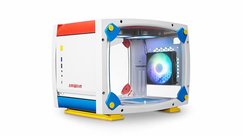 Материалом корпуса In Win Explorer, имеющего непривычную форму, служит усиленный пластик ABS