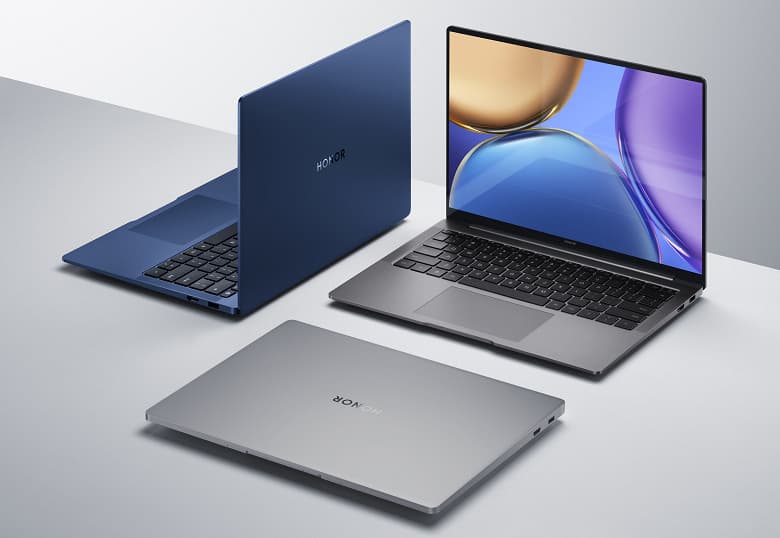 Первый флагманский ноутбук Honor уже можно заказать в России с подарками на 16 тысяч рублей и сразу с Windows 11