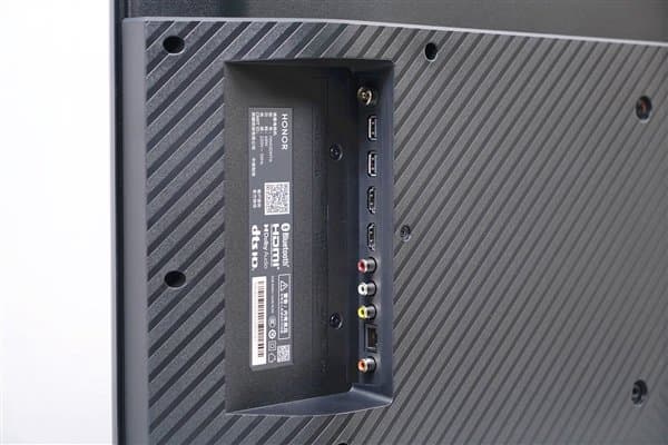 43 дюйма для спальной комнаты и никакой рекламы за 235 долларов. В Китае стартовали продажи нового телевизора Honor