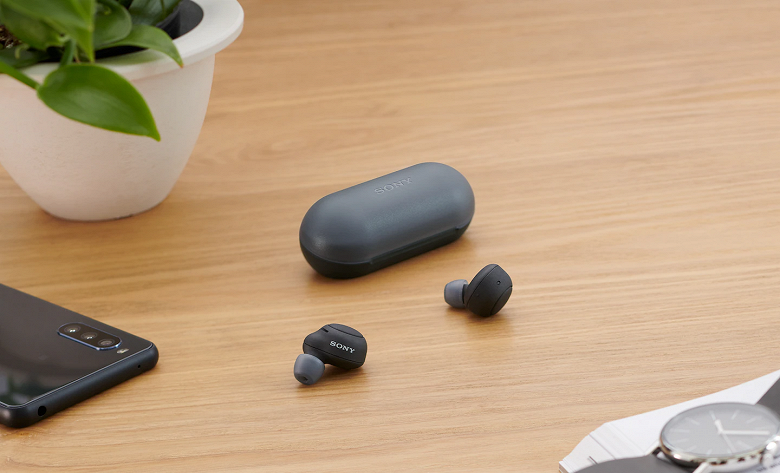 Эквалайзер, защита от влаги и 10 часов без подзарядки от футляра. Стартовали продажи недорогих беспроводных наушников Sony WF-C500 в России
