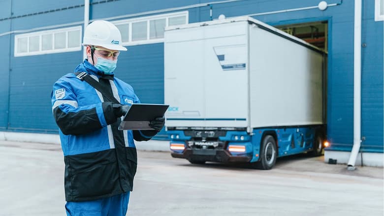 На трассе между Москвой и Санкт-Петербургом запустят перевозки грузов беспилотными грузовиками