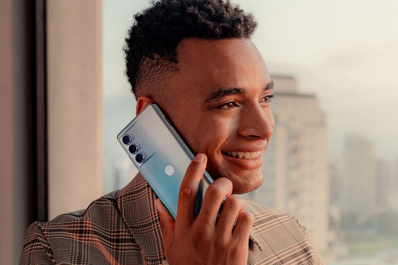 144 ГГц, 108 Мп, Qualcomm Snapdragon 888+, 5000 мА·ч. Motorola представила доступный флагман — Moto G200