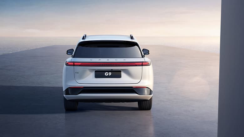 Почти полный автопилот и зарядка за 5 минут для проезда 200 км. Китайский конкурент Tesla представил умный электрический кроссовер XPeng G9