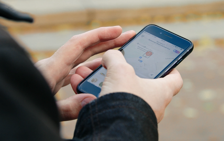 Вызвать Яндекс.Такси теперь можно, не глядя на экран Вызвать Яндекс.Такси теперь можно, не глядя на экран