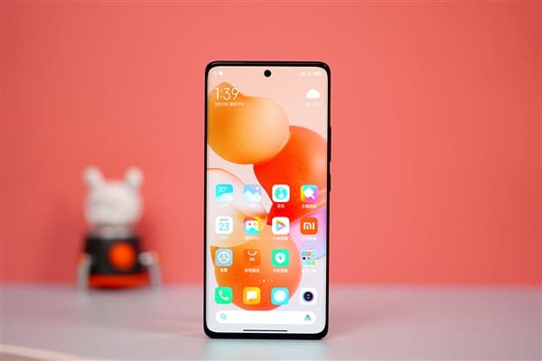 Xiaomi 12 получит 50-мегапиксельный датчик большого формата и экран 2К, но столь качественные дисплеи будут не во всех моделях серии