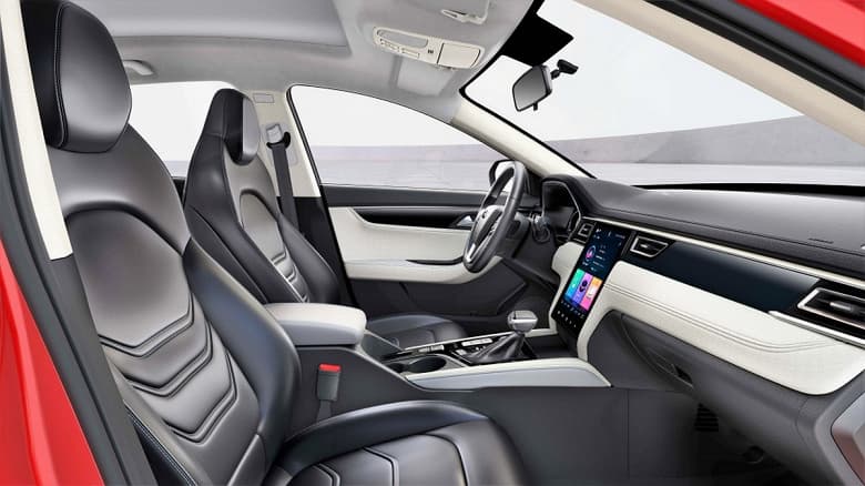 Конкурент Skoda Octavia в России получил важную опцию. Лифтбек JAC J7 оснастили подогревом сидений