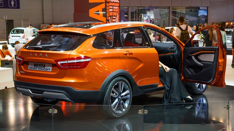 Сегодня автомобили Lada рекордно подорожали — гораздо сильнее, чем ожидалось Сегодня автомобили Lada рекордно подорожали — гораздо сильнее, чем ожидалось