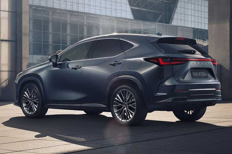 Кто возьмёт «китайца» за 4 млн рублей, если столько стоит новый Lexus NX. В России начали принимать заказы, объявлены цены