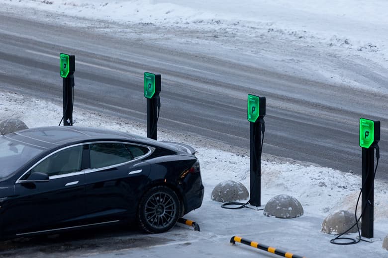 Яндекс.Заправки начали работать с зарядками для электромобилей, зарядиться можно бесплатно