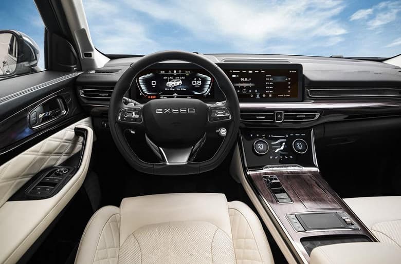 Самый мощный «китаец» за 3,6 млн рублей. В России стартовали продажи флагманского кроссовера Chery Exeed VX