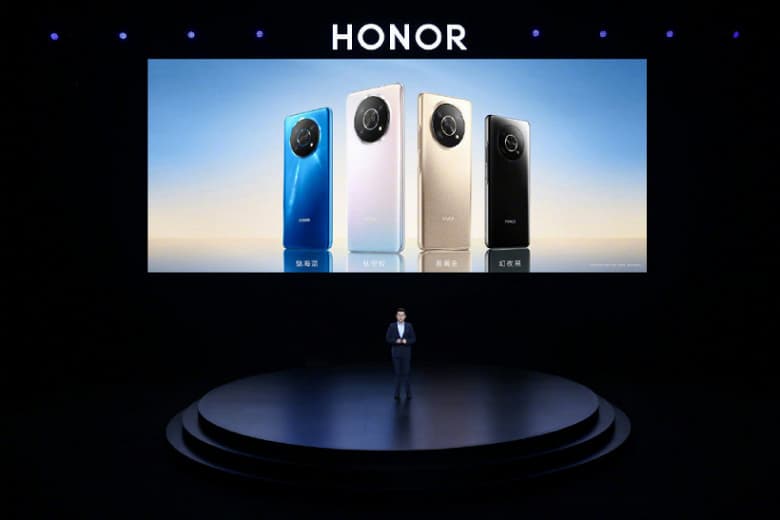 Дизайн как у Mate 40, большой экран с очень тонкими рамками, 4800 мА·ч, 66 Вт и 48 Мп за 235 долларов. Представлен Honor X30