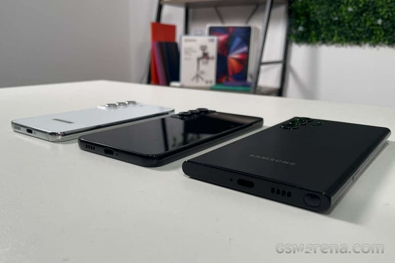 Samsung Galaxy S22 Ultra сравнили с Galaxy S21 Ultra и Galaxy S20 Ultra. Появились новые фото