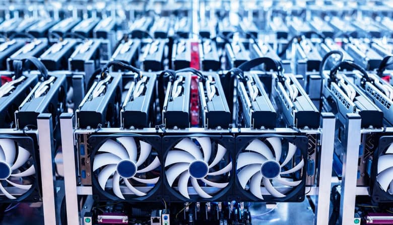 А могли бы быть 4000 счастливых геймеров. Простой американский майнер показал ферму, состоящую из более чем 4000 GeForce RTX 3070