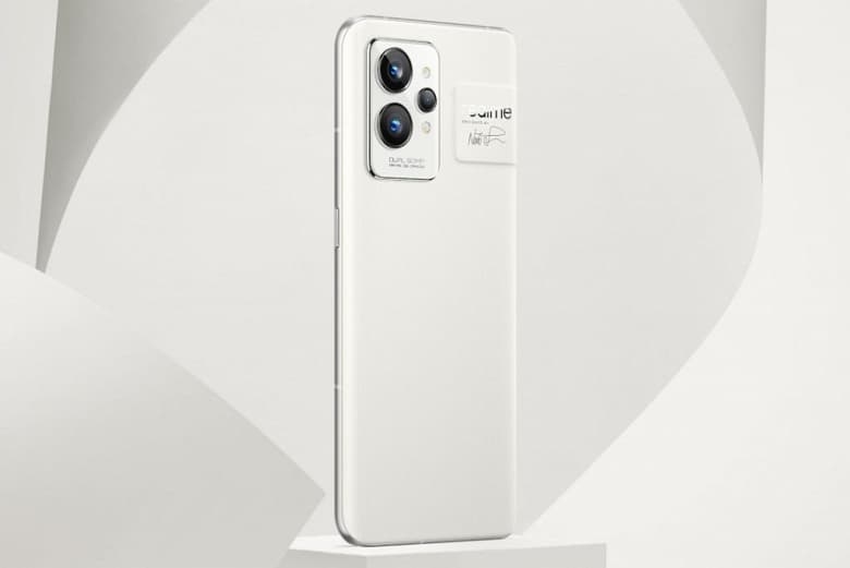 Первый премиальный флагман Realme: официальный трейлер и подробные характеристики «бумажного» Realme GT 2 Pro Первый премиальный флагман Realme: официальный трейлер и подробные характеристики «бумажного» Realme GT 2 Pro