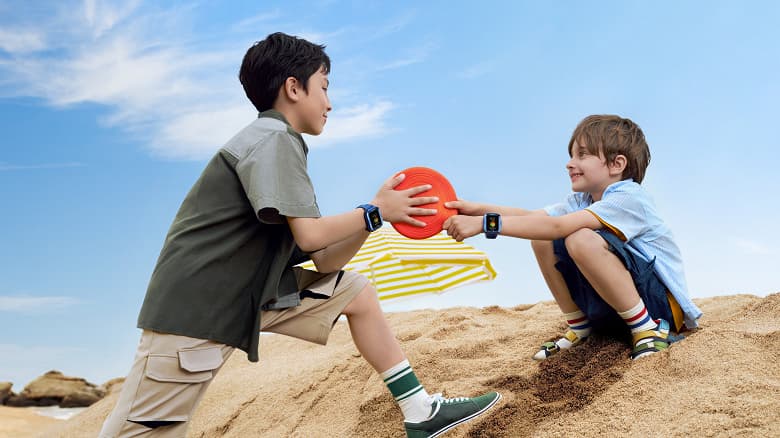 AMOLED, SIM-карта, защита от воды 5ATM и 5 Мп камера. Стартовали продажи Huawei Watch Kids 4 Pro в России