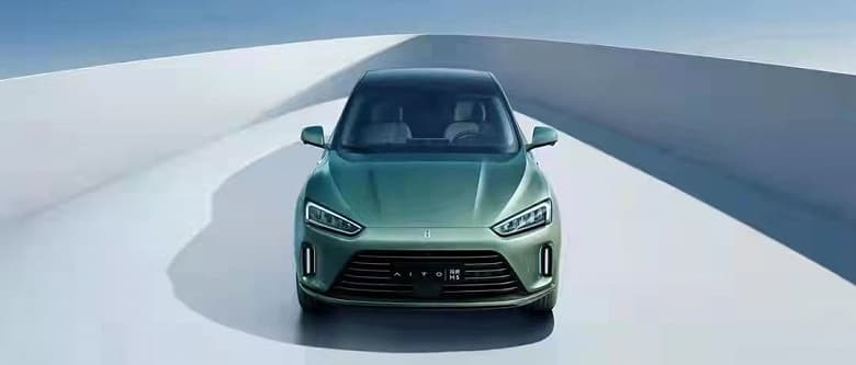 Это самое дорогое умное устройство Huawei в истории: стартовал приём предзаказов и названы цены на гибридный кроссовер Aito M5