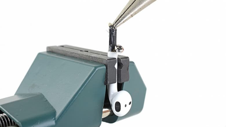 Первый в мире сервис по замене аккумуляторов для Apple AirPods. Компания Podswap предлагает такую услугу за 60 долларов