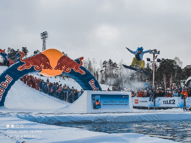 Xiaomi сделала первый фотоотчёт на новенький Redmi Note 10 Pro в России