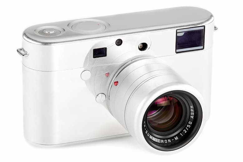 Прототип камеры Leica M, созданный Джони Айвом и Марком Ньюсоном будет выставлен на аукцион Прототип камеры Leica M, созданный Джони Айвом и Марком Ньюсоном будет выставлен на аукцион