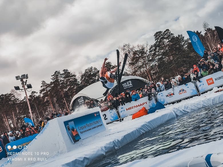 Xiaomi сделала первый фотоотчёт на новенький Redmi Note 10 Pro в России