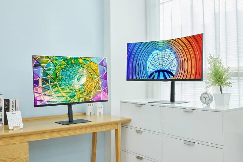 Samsung представила дюжину мониторов с разрешением до 4K, HDR10, поворотом экрана и другими «изюминками»