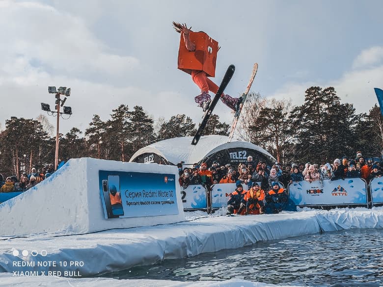 Xiaomi сделала первый фотоотчёт на новенький Redmi Note 10 Pro в России