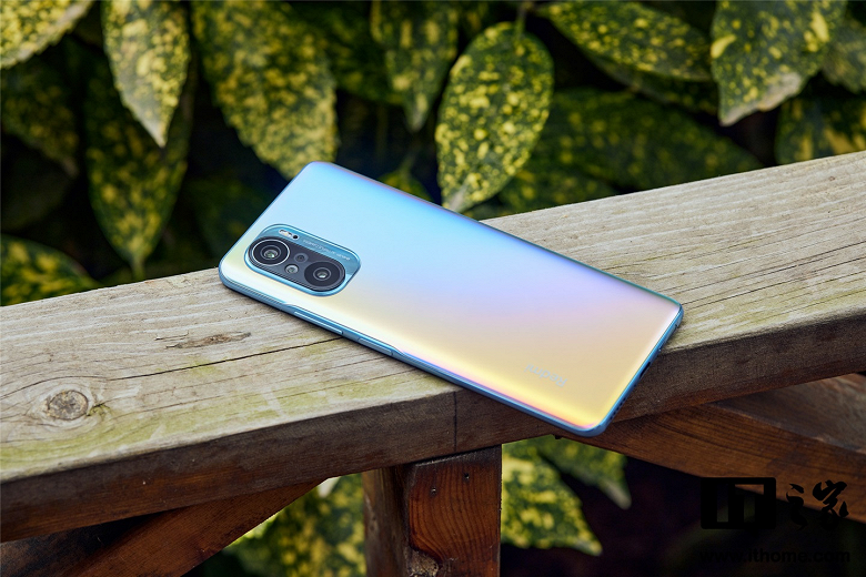 Redmi K40 Pro и Redmi K40 ворвались в рейтинг флагманов AnTuTu, а Xiaomi Mi 11 вылетел из тройки лидеров