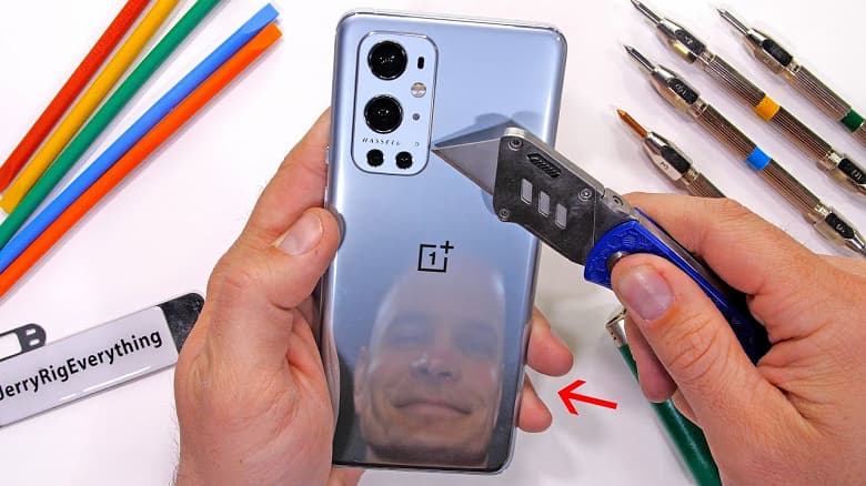 Новейший смартфон OnePlus 9 Pro с камерой Hasselblad уже проверили на прочность и даже подожгли