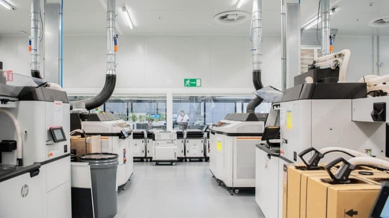 Компания Ford с помощью HP первой в отрасли начала изготавливать детали автомобилей из отходов 3D-печати