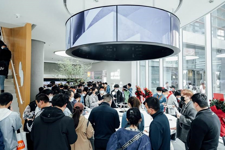 Xiaomi продаёт смартфоны «как фастфуд». Открыт 5000-й магазин Mi Home