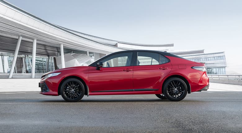 Старт продаж новой Toyota Camry в России: медиасистема с Apple CarPlay и Android Auto, и многое другое