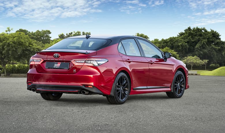 Старт продаж новой Toyota Camry в России: медиасистема с Apple CarPlay и Android Auto, и многое другое