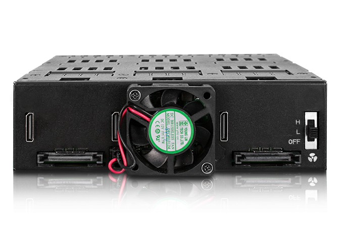 Icy Dock ToughArmor MB872MP-B позволяет установить в отсек для оптического привода 12 твердотельных накопителей