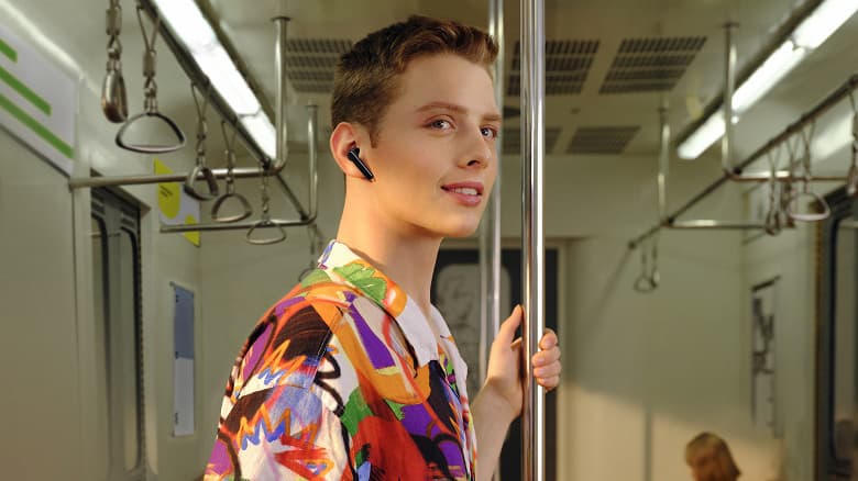 Самые дешёвые наушники Huawei с активным шумоподавлением прибыли в Россию