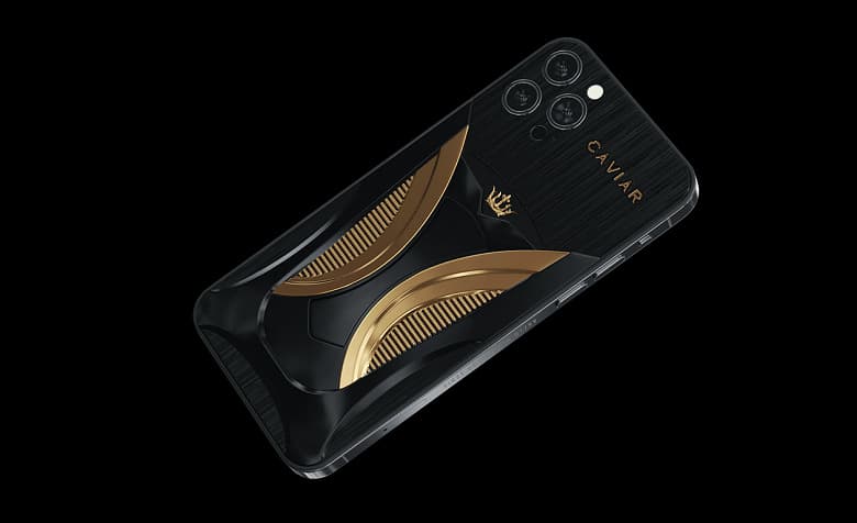 В России представили золотой электромобиль Tesla Model S за 299 тысяч долларов