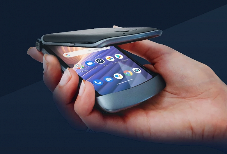 Стартовали открытые продажи раскладушки Motorola Razr в России
