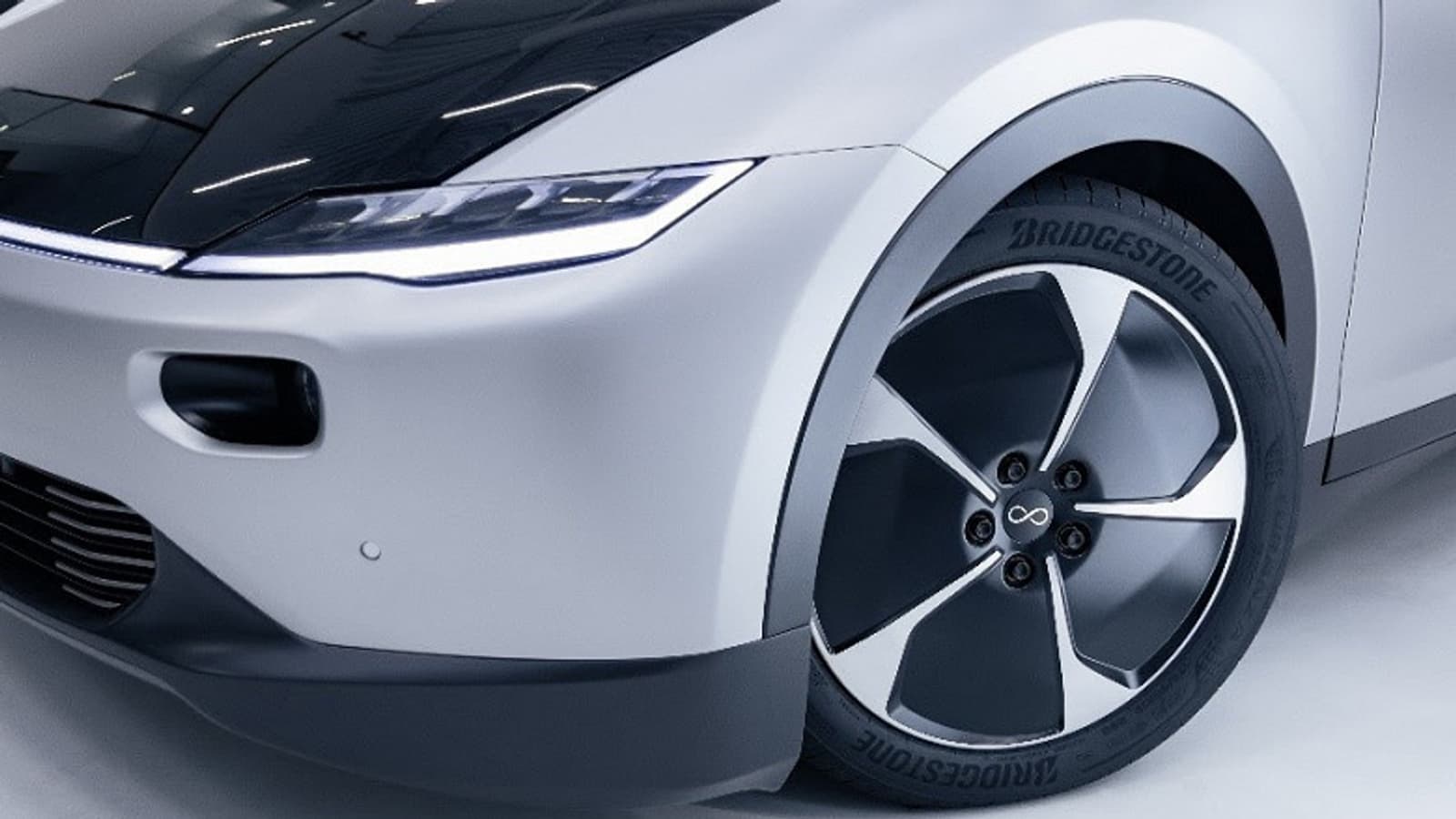 Уникальный электромобиль с солнечной батареей получит эксклюзивные шины Bridgestone