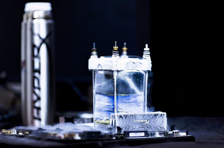 Модули памяти HyperX Predator DDR4 удалось разогнать до 7156 МГц Модули памяти HyperX Predator DDR4 удалось разогнать до 7156 МГц