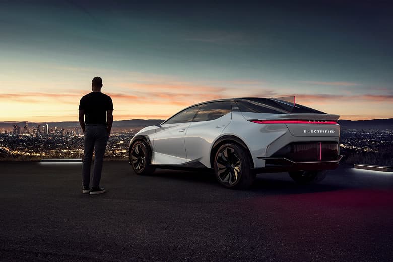 От 0 до 100 км/с за 3 с и 600 км без подзарядки. Представлен электромобиль Lexus LF-Z Electrified