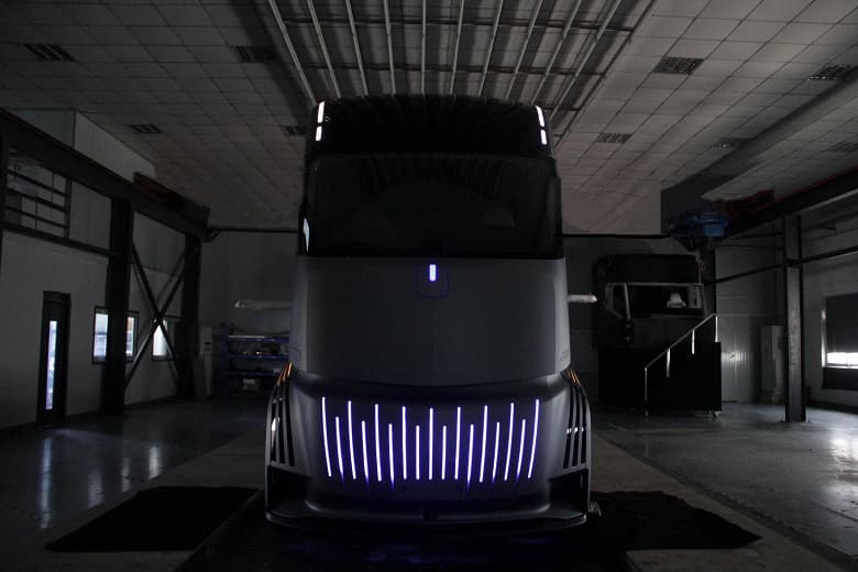 Так выглядит главный конкурент Tesla Semi. Первые изображения электрогрузовика Geely