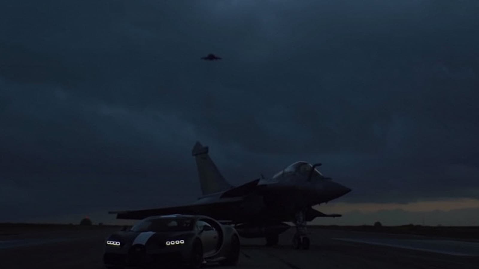 Гонка на 7227 л.с. Bugatti Chiron Sport против многоцелевого истребителя