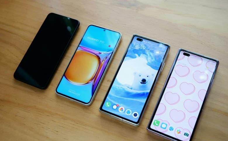 Huawei P50 сравнили с Huawei Mate X2 на живых фото